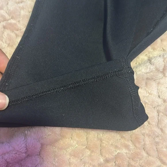 Under Armor fitted leggings,pink + black - Picture 6 of 6